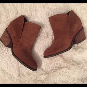 Jessica Simpson tan booties